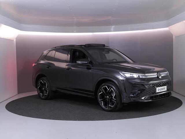 Volkswagen TIGUAN 1.5 eHybrid R-Line Edition 272 pk Automaat (DSG) | Verlengde garantie | Navigatie | Panoramadak | Trekhaak (wegklapbaar) | Stoelverwarming v/a | Black Style pakket | R-Line |