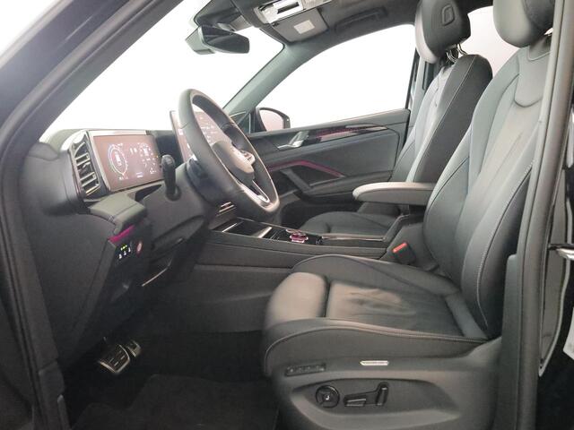 Volkswagen TIGUAN 1.5 eHybrid R-Line Edition 272 pk Automaat (DSG) | Verlengde garantie | Navigatie | Panoramadak | Trekhaak (wegklapbaar) | Stoelverwarming v/a | Black Style pakket | R-Line |
