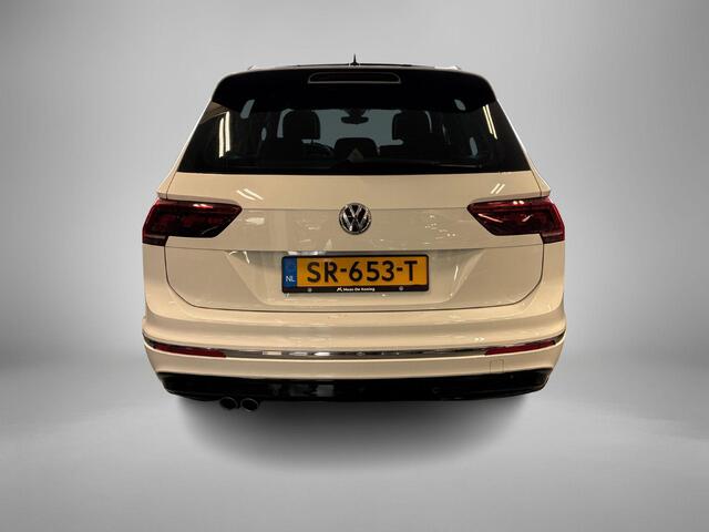 Volkswagen TIGUAN 1.4 TSI 150pk ACT Comfortline Business · Panoramadak · Wegklapbare Trekhaak · R-line Exterieur · Apple/Android Car Play · Stoelverwarming · Navigatie · 19'' Inch ·