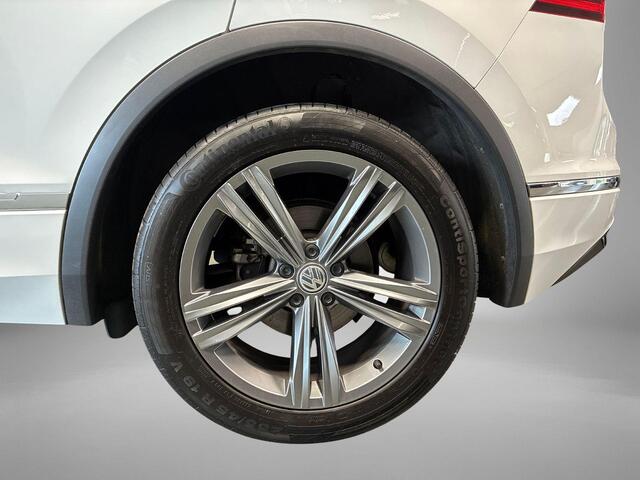 Volkswagen TIGUAN 1.4 TSI 150pk ACT Comfortline Business · Panoramadak · Wegklapbare Trekhaak · R-line Exterieur · Apple/Android Car Play · Stoelverwarming · Navigatie · 19'' Inch ·