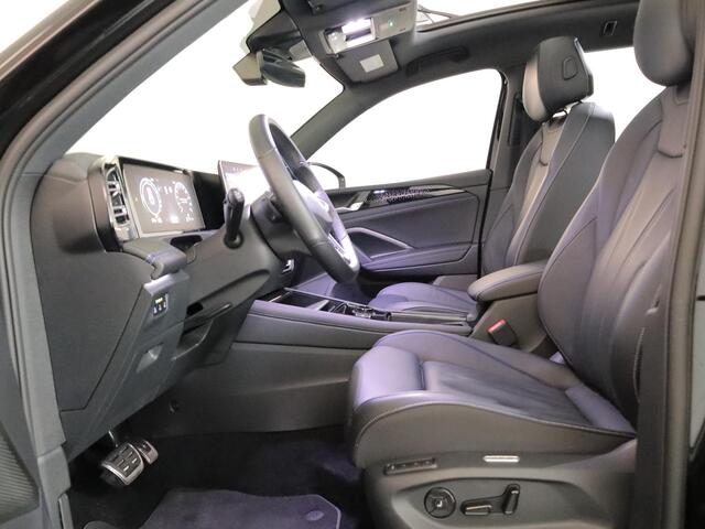 Volkswagen TIGUAN 1.5 eHybrid R-Line Edition 272 pk Automaat (DSG) | Verlengde garantie | Navigatie | Panoramadak | Trekhaak (wegklapbaar) | Parkeersensoren (Park assist) | Rondomzicht camera| Lederen bekleding | Stoelverwarming v/a | R-Line |