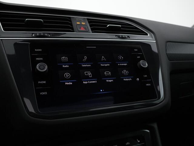 Volkswagen TIGUAN 1.4 TSI 245pk DSG eHybrid R-Line Business+ · SOH 91,6% · Camera · Panoramadak · Head-Up · Dodehoeksensor · Apple/Android Car Play · 20'' Inch · Stoelverwarming ·