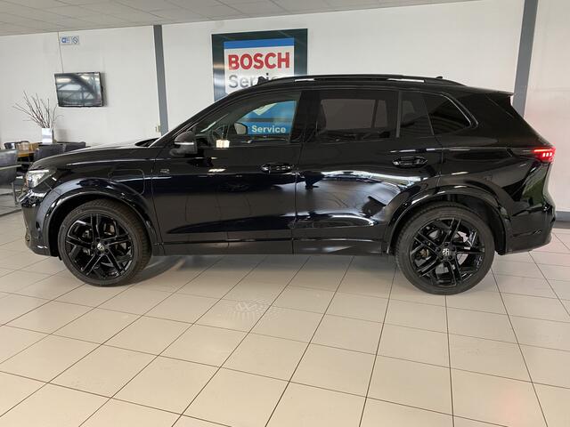 Volkswagen TIGUAN 1.5 eHybrid R-Line Edition 272 PK panoramadak , headup , Leer ,/massage stoel