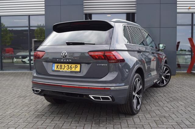 Volkswagen TIGUAN 1.4 e-Hybrid R-Line 245pk/ Panodak /Trekhaak /DCC / ACC /Navi Pro /Head-up/360gr. Camera/IQ LED/AppConnect