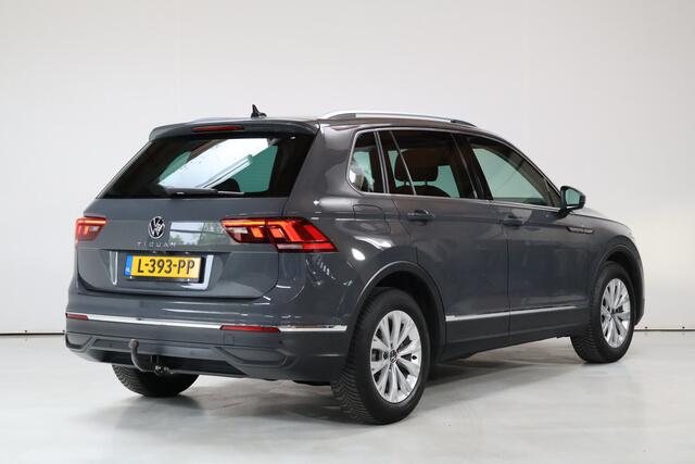 Volkswagen TIGUAN 1.5 TSI Life Business | Keyless | Virtual | Trekhaak | Acc | Dab