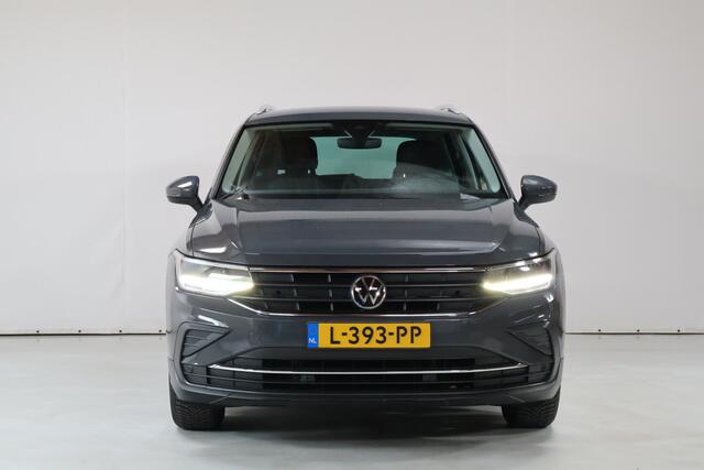 Volkswagen TIGUAN 1.5 TSI Life Business | Keyless | Virtual | Trekhaak | Acc | Dab