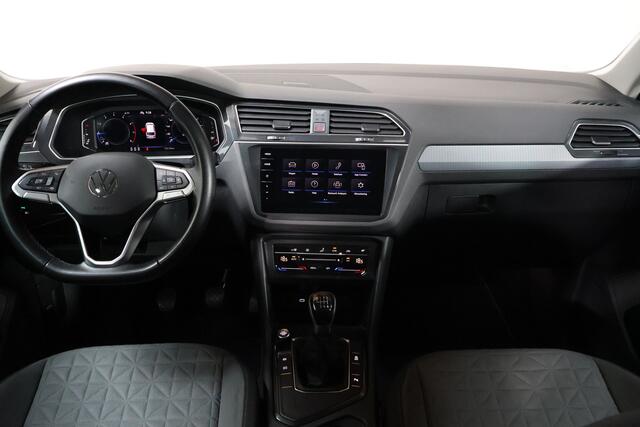 Volkswagen TIGUAN 1.5 TSI Life Business | Keyless | Virtual | Trekhaak | Acc | Dab