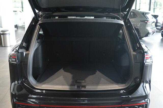 Volkswagen TIGUAN 1.5 eHybrid 3X R-LINE Black Style head up 20 inch 272 pk !!