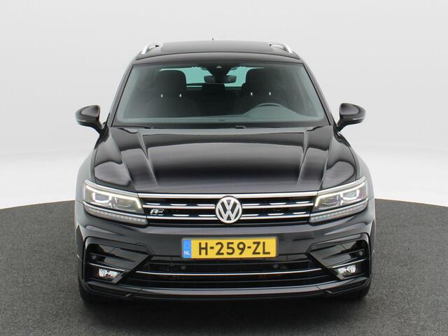 Volkswagen TIGUAN 1.5 TSi 150 Pk Automaat R-Line | Stoelverwarming | Panorama dak | Camera | Carplay | Adaptive Cruise | 19 Inch | 90.811 Km !!