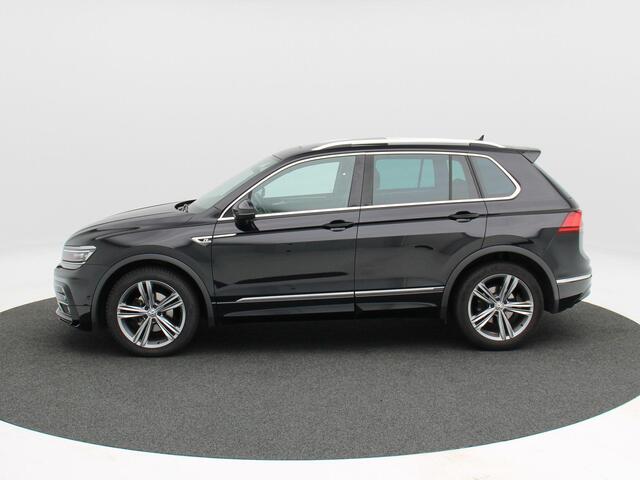 Volkswagen TIGUAN 1.5 TSi 150 Pk Automaat R-Line | Stoelverwarming | Panorama dak | Camera | Carplay | Adaptive Cruise | 19 Inch | 90.811 Km !!