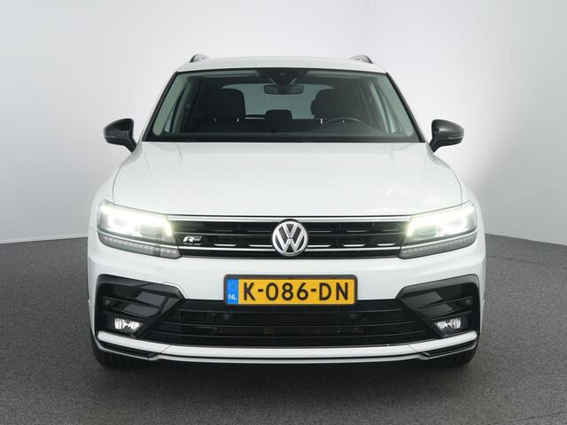 Volkswagen TIGUAN 1.5 TSI ACT Highline Business R | Black style | Zwenkhaak | ACC | Winterpakket | Camera |