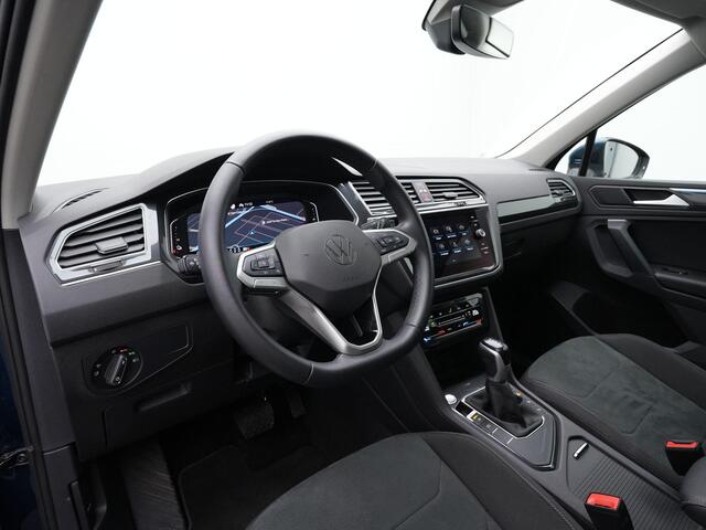 Volkswagen TIGUAN 1.4 TSI 245 pk eHybrid Elegance | Panoramadak | Trekhaak | IQ Light | Achteruitrijcamera | Adaptive Cruise | Elektrische achterklep