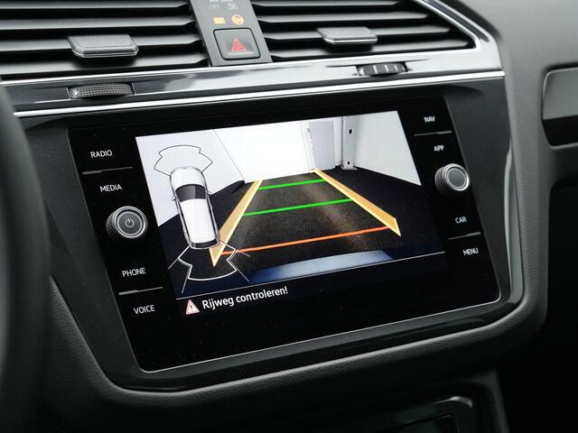 Volkswagen TIGUAN 1.4 TSI 245 pk eHybrid Elegance | Panoramadak | Trekhaak | IQ Light | Achteruitrijcamera | Adaptive Cruise | Elektrische achterklep