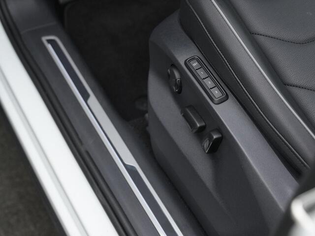 Volkswagen TIGUAN 1.4 TSI eHybrid 245 pk Elegance | Panoramadak | Trekhaak | IQ Light | Geheugenstoelen | 360 camera | Elektrische achterklep | Adaptive Cruise