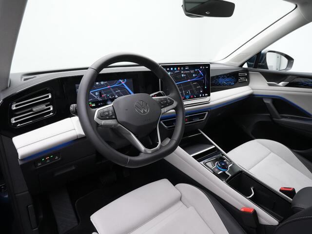 Volkswagen TIGUAN 1.5 eHybrid 204 pk Elegance | Panoramadak | Trekhaak | 360 Camera | IQ Light | Adaptive Cruise