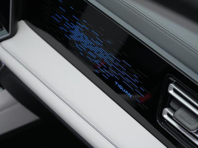 Volkswagen TIGUAN 1.5 eHybrid 204 pk Elegance | Panoramadak | Trekhaak | 360 Camera | IQ Light | Adaptive Cruise