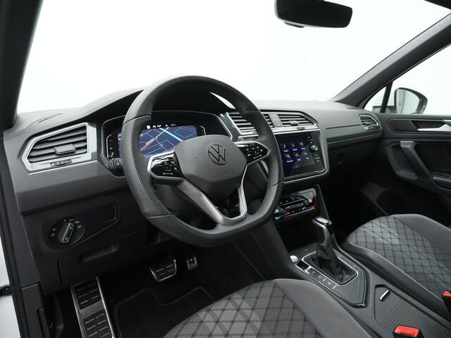 Volkswagen TIGUAN 1.5 TSI 150 pk DSG R-Line Business+ | Trekhaak | Achteruitrijcamera | Adaptive Cruise | Stuur-/stoelverwarming | Keyless Entry