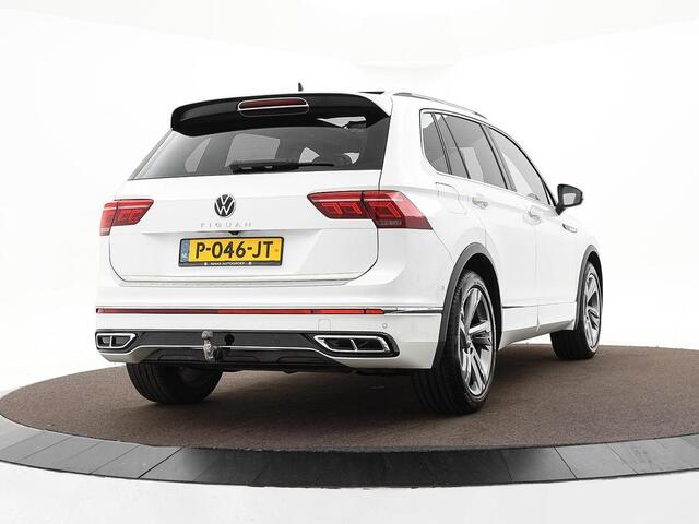 Volkswagen TIGUAN 1.5 TSI 150pk DSG R-Line · Panoramadak · Trekhaak · Camera · Apple/Android Car Play · Navigatie · Stoel-& Stuurverwarming · 19'' Inch ·