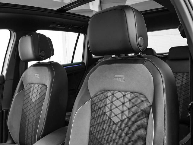 Volkswagen TIGUAN 1.5 TSI 150pk DSG R-Line · Panoramadak · Trekhaak · Camera · Apple/Android Car Play · Navigatie · Stoel-& Stuurverwarming · 19'' Inch ·