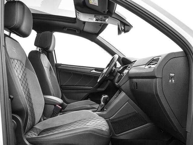 Volkswagen TIGUAN 1.5 TSI 150pk DSG R-Line · Panoramadak · Trekhaak · Camera · Apple/Android Car Play · Navigatie · Stoel-& Stuurverwarming · 19'' Inch ·