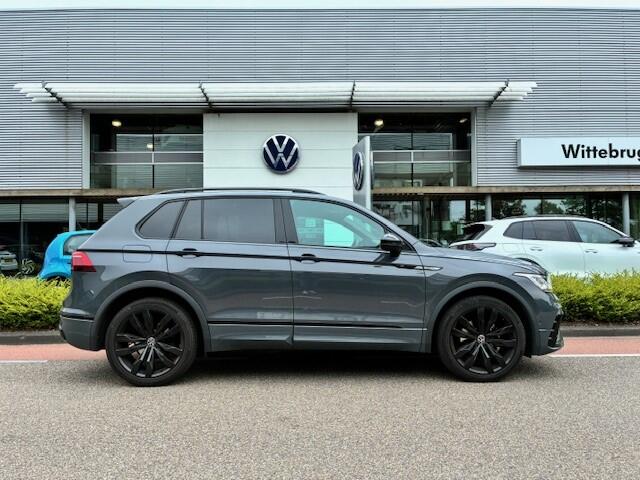 Volkswagen TIGUAN 1.5 TSI R-Line Business / App connect / Panodak / 360 Camera / Black Style / Trekhaak wegklapbaar / NAVI