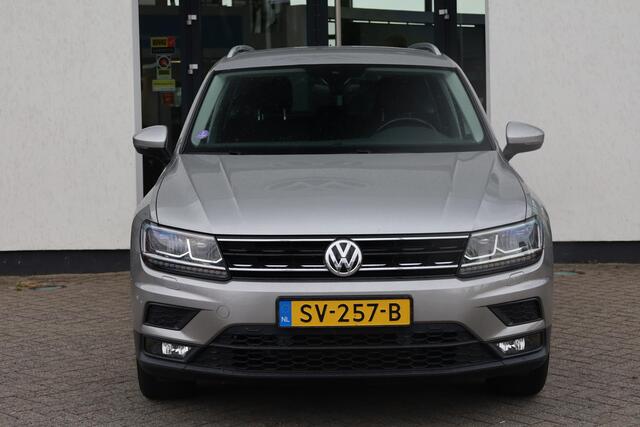 Volkswagen TIGUAN 1.4 TSI ACT Comfortline Business R LED koplampen, trekhaak, 18" LMV, door ons onderhouden, ACC, stoelverwarming, privacy glas en wegklapbare trekhaak