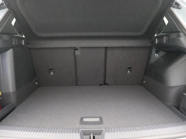 Volkswagen TIGUAN 1.5 eHybrid R-Line Edition 272PK DSG Panoramadak, Trekhaak, Black Style, Navi via Apple Carplay/Android Auto, Head-Up Display, 360gr. Camera, Matrix-LED Verlichting, 20" LM Velgen