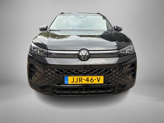 Volkswagen TIGUAN 1.5 eHybrid 272pk DSG R-Line Edition · Panoramadak · 360 Camera · Inklap. Trekhaak · Matrix LED · Keyless · Massagefunctie · Dodehoeksensor · Garantie t/m 27-10-2029 of 100.000km