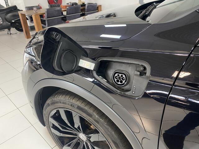 Volkswagen TIGUAN 1.4 TSI eHybrid R-Line Business+Black style Panoramadak / Trekhaak /Carplay/ Leer