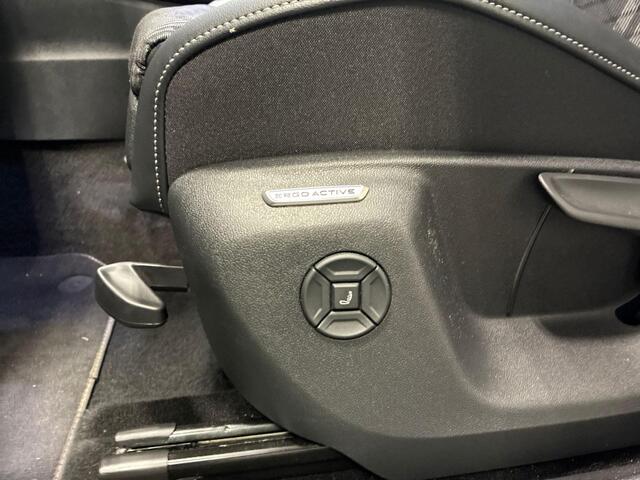 Volkswagen TIGUAN 1.5 eHybrid 272pk DSG R-Line Edition · Panoramadak · Inklap. Trekhaak · 360 Camera · Matrix LED · Massagefunctie · Keyless · Garantie t/m 27-10-2029 of 100.000km