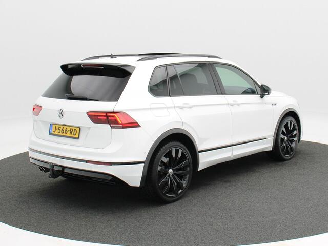 Volkswagen TIGUAN 1.5 TSi 150 Pk Automaat Highline Business R-Line | Black Style | Trekhaak | Stoelverwarming | Panorama dak | Camera | Adaptive Cruise | CarPlay | 95.610 Km !!