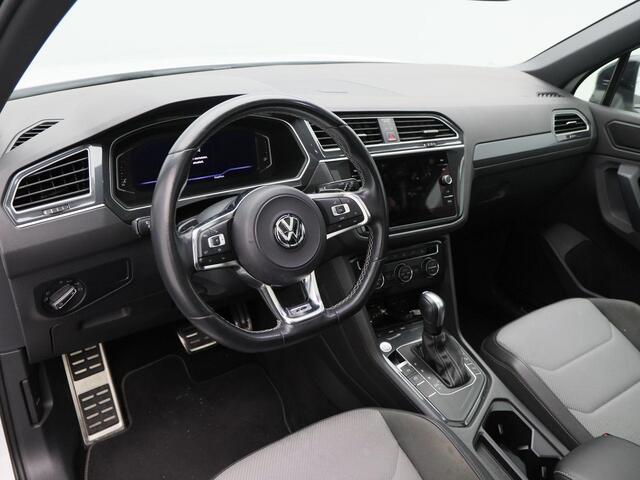 Volkswagen TIGUAN 1.5 TSi 150 Pk Automaat Highline Business R-Line | Black Style | Trekhaak | Stoelverwarming | Panorama dak | Camera | Adaptive Cruise | CarPlay | 95.610 Km !!