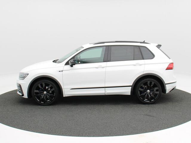 Volkswagen TIGUAN 1.5 TSi 150 Pk Automaat Highline Business R-Line | Black Style | Trekhaak | Stoelverwarming | Panorama dak | Camera | Adaptive Cruise | CarPlay | 95.610 Km !!