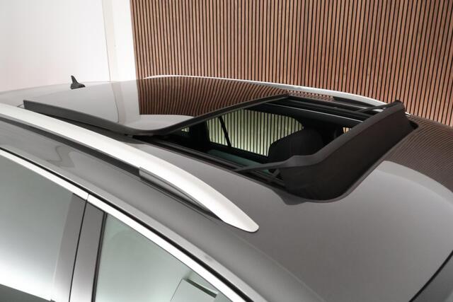 Volkswagen TIGUAN 1.4 TSI R-Line Highline Trekhaak Panoramadak Camera Stoelverwarming Virtual Cockpit