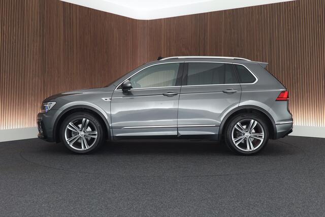 Volkswagen TIGUAN 1.4 TSI R-Line Highline Trekhaak Panoramadak Camera Stoelverwarming Virtual Cockpit