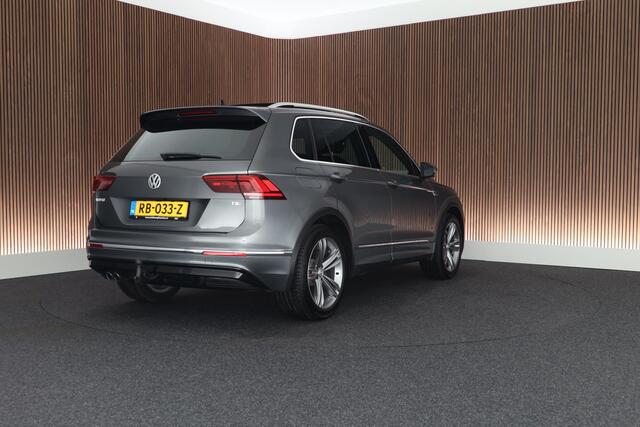 Volkswagen TIGUAN 1.4 TSI R-Line Highline Trekhaak Panoramadak Camera Stoelverwarming Virtual Cockpit