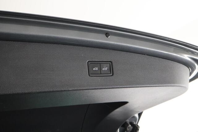 Volkswagen TIGUAN 1.4 TSI ACT 150pk DSG R-Line Highline Trekhaak Camera Leder Keyless Virtual Cockpit Camera LED Navigatie