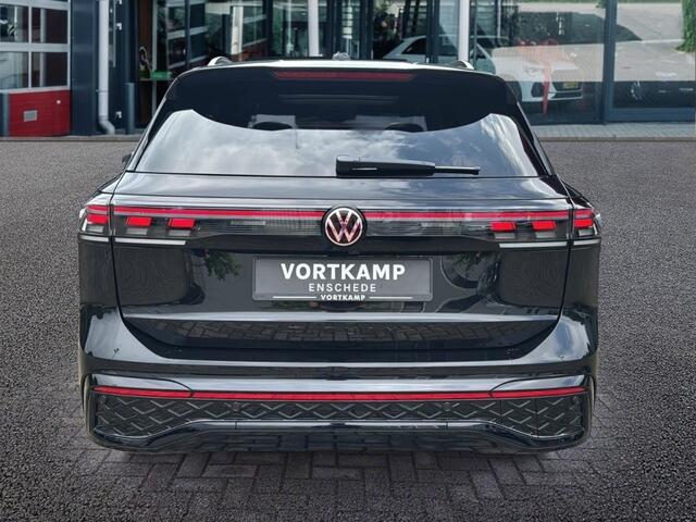 Volkswagen TIGUAN 1.5 TSI e-HYBRID 272 PK R-LINE PANO-DAK/CAMERA/TREKHAAK/HenK/HUD/LEDER/MEMORY
