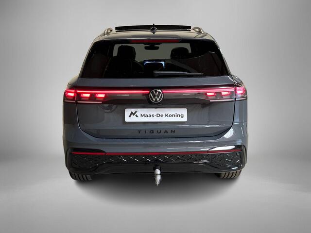 Volkswagen TIGUAN 1.5eHybrid 200kW/272PK R-Line Black Style · Panoramadak · Leder · Trekhaak · Harman Kardon Sound · 360°Camera + Parkeersensoren · Garantie t/m 10-08-2030 of 100.000KM