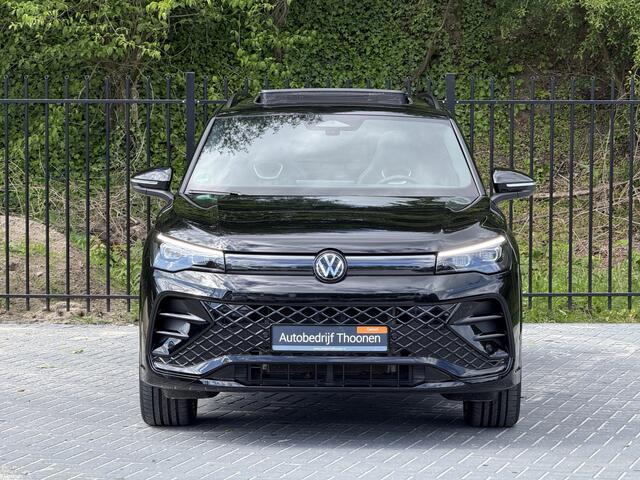 Volkswagen TIGUAN 1.5 eHybrid R-Line | Trekhaak | Pano | H&K