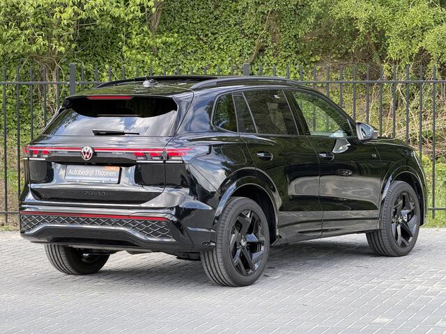 Volkswagen TIGUAN 1.5 eHybrid R-Line | Trekhaak | Pano | H&K