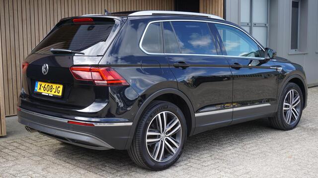 Volkswagen TIGUAN 2.0 TSI 180pk DSG 4Motion Highline Executive Pano.Dak HUD Virtual 19inch LM Stoel/Stuurwiel V.W. *Nette Tiguan*