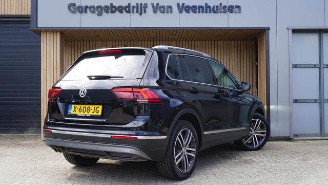 Volkswagen TIGUAN 2.0 TSI 180pk DSG 4Motion Highline Executive Pano.Dak HUD Virtual 19inch LM Stoel/Stuurwiel V.W. *Nette Tiguan*