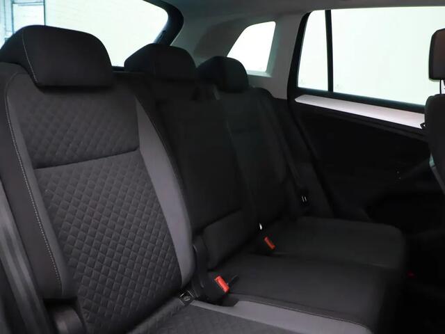 Volkswagen TIGUAN 1.5 TSI Comfortline Gratis Afleverpakket! | Trekhaak | Voorstoelen Verwarmd | Cruise Adaptief |