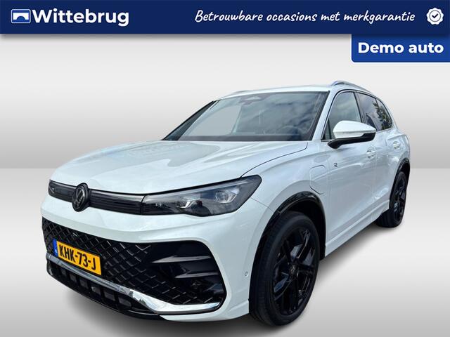 Volkswagen TIGUAN 1.5 eHybrid R-Line Edition DSG Automaat Trekhaak inklapbaar / 20" York velgen / Assistance + Comfort + Design pakket Rijdende demonstratieauto, bezichtigen op afspraak / Fabrieksgarantie tot 05-2030