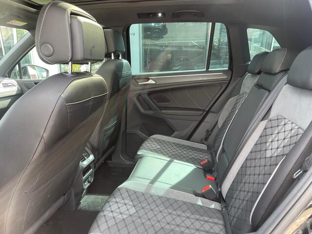 Volkswagen TIGUAN 1.4 TSI eHybrid 245PK DSGR-Line Business+ / Black Style / Panoramadak / 19'' LMV / VW