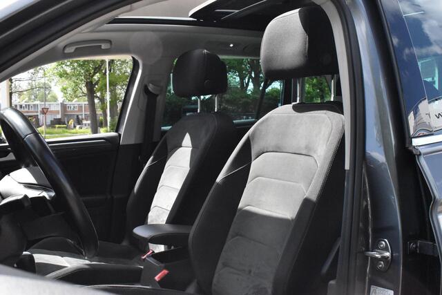 Volkswagen TIGUAN 2.0 TSI 4Motion R- Line Highline Schuifdak |Trekhaak | Digitaal Dashboard | Carplay Navi | 12 mnd BOVAG garantie | Whatsapp 06-53188999