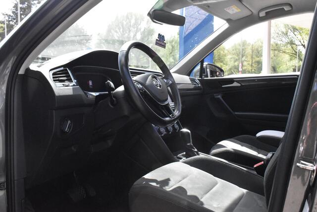 Volkswagen TIGUAN 2.0 TSI 4Motion R- Line Highline Schuifdak |Trekhaak | Digitaal Dashboard | Carplay Navi | 12 mnd BOVAG garantie | Whatsapp 06-53188999