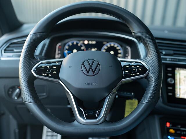 Volkswagen TIGUAN 1.5 TSI R-Line Business+ | Trekhaak wegkl. | 20" | Elk. A-klep | IQ Light | Camera | Prijs Rijklaar!!