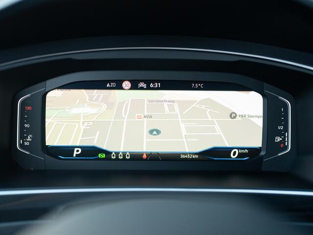 Volkswagen TIGUAN 1.5 TSI R-Line Business+ | Trekhaak wegkl. | 20" | Elk. A-klep | IQ Light | Camera | Prijs Rijklaar!!